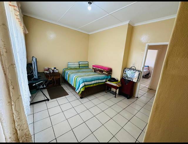 4 BEDROOM FREEHOLD FOR SALE IN EASTWOOD